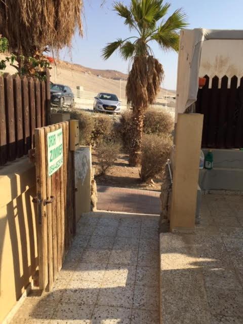 הבית של דרורי Neve Zohar Luaran gambar