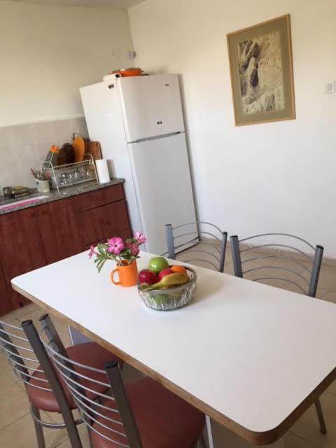 הבית של דרורי Neve Zohar Luaran gambar